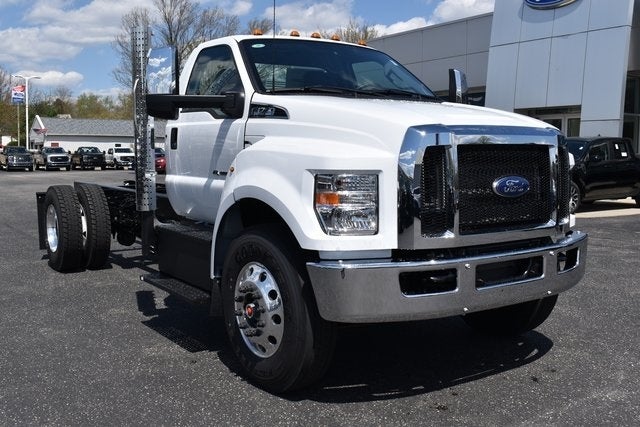 2025 Ford F-750SD Chassis DRW